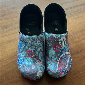Dansko clogs paisley Sz41